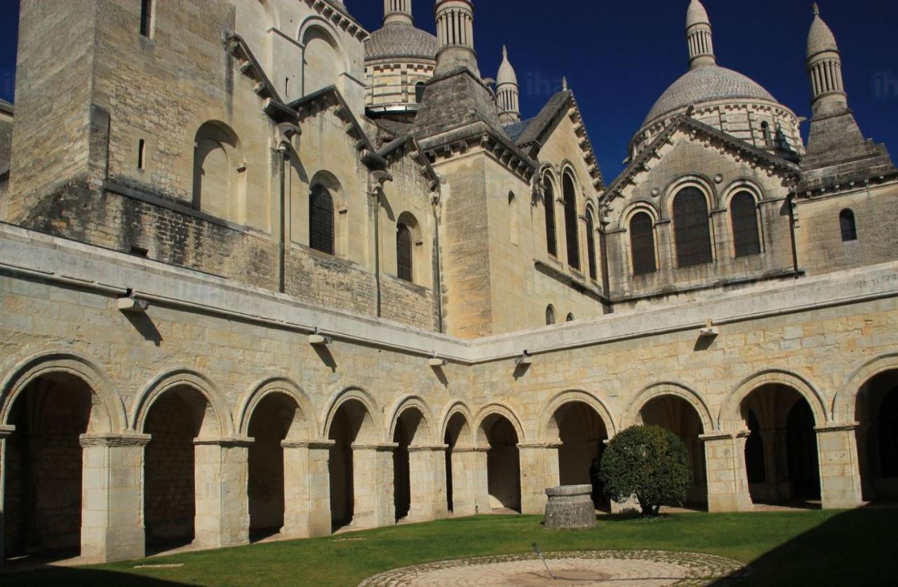 Corps Et Graphi Lägenhet Périgueux Exteriör bild